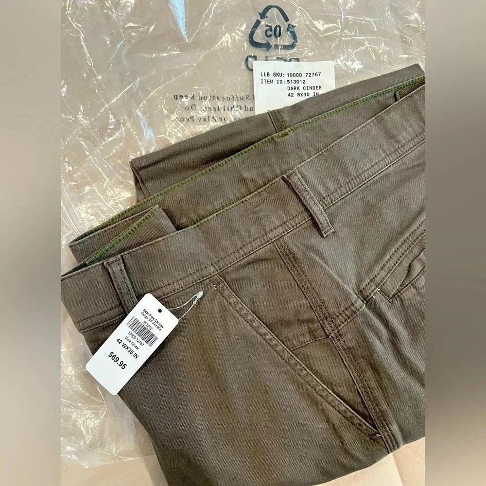 *NWT* men’s LL Bean cargo pants size 42x30​